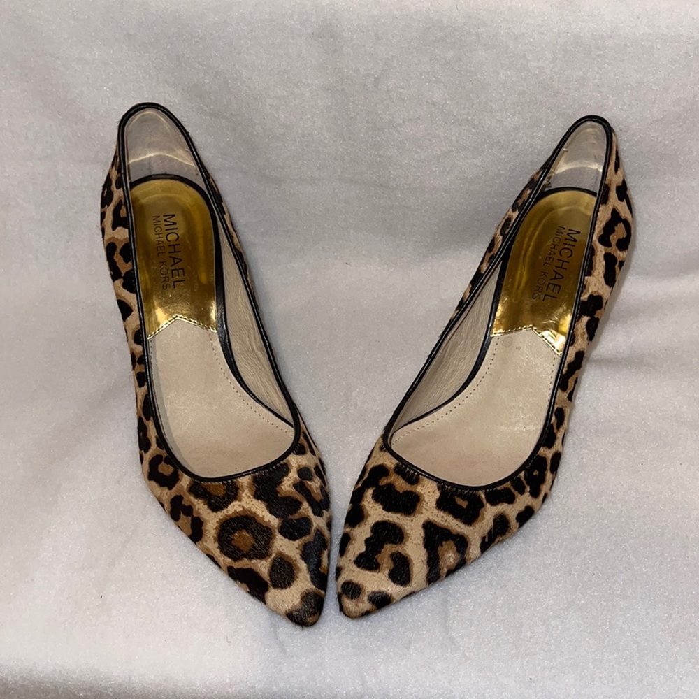 EUC- Michael Michael Kors Hair Calf Pump